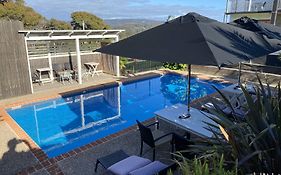 Top Of The Town Motor Inn